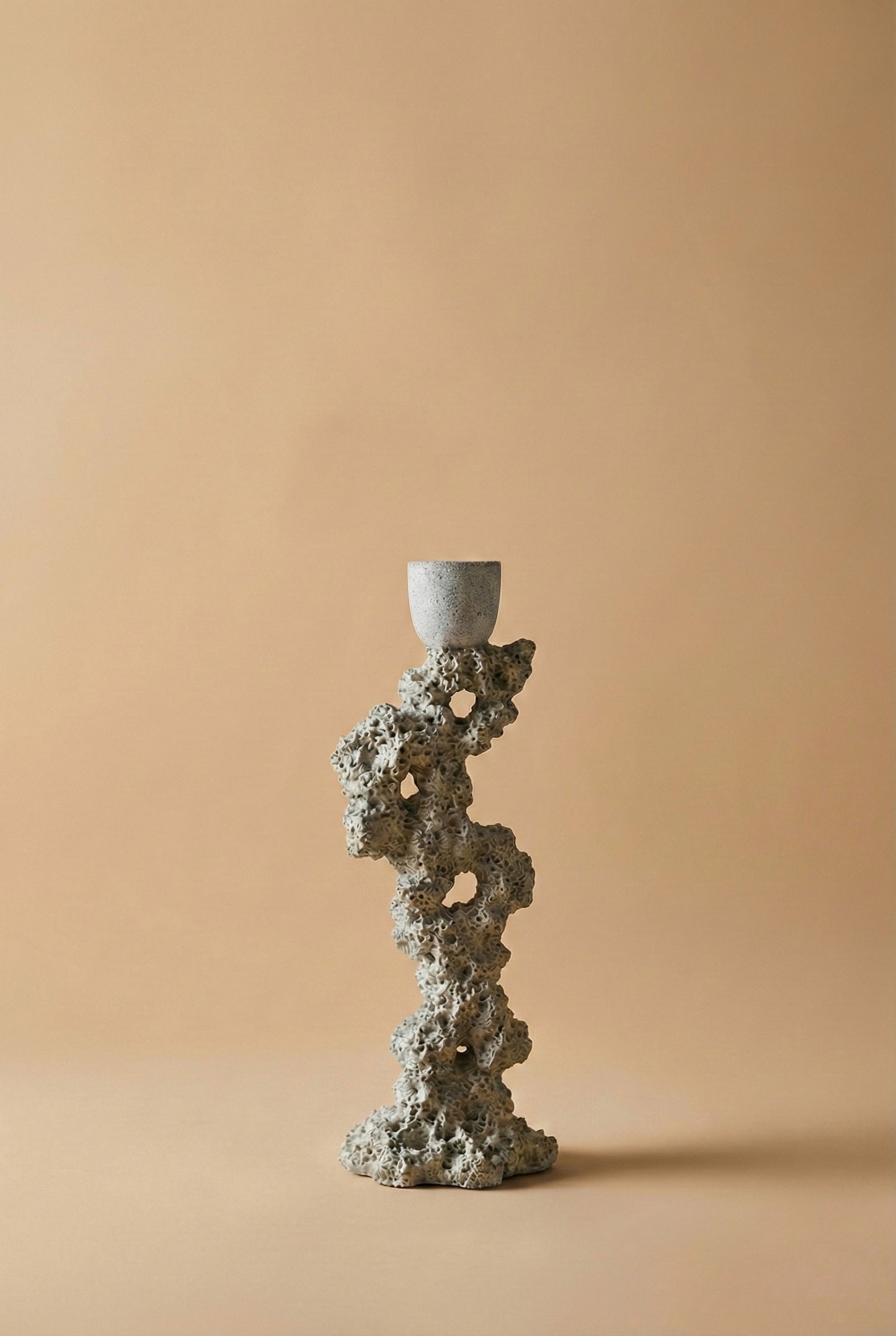 TEXTURED STONE-EFFECT TAPER HOLDER